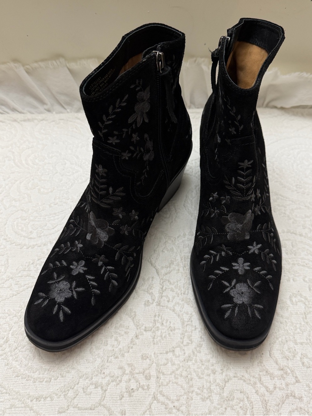 Softt Floral Embroidered Heeled Boots in Black Size 9 US